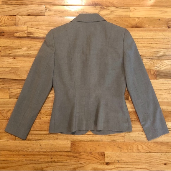 Tahari Arthur S. Levine Gray Suit Jacket Blazer, size 6 - Picture 2 of 4